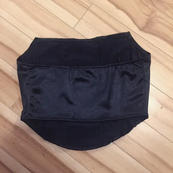 Black satin bone corset top ❤️🌹 - Picture 6 of 6